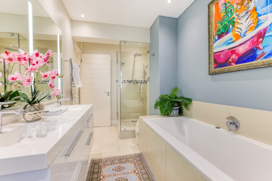 3 Bedroom Property for Sale in Sea Point Western Cape